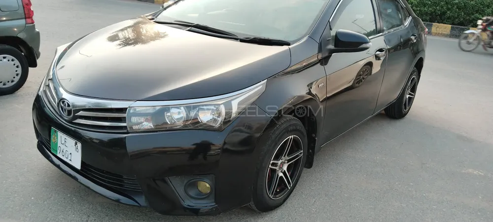 Toyota Corolla 2015 for Sale in Faisalabad Image-1
