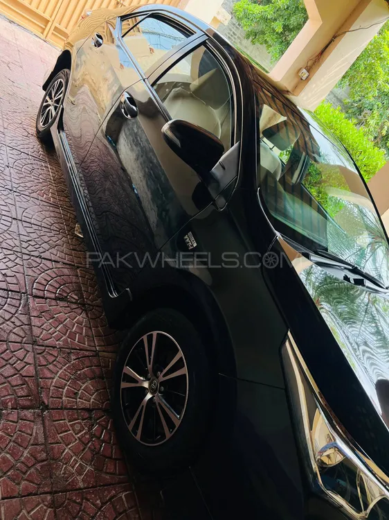 Toyota Corolla 2017 for Sale in Lahore Image-1