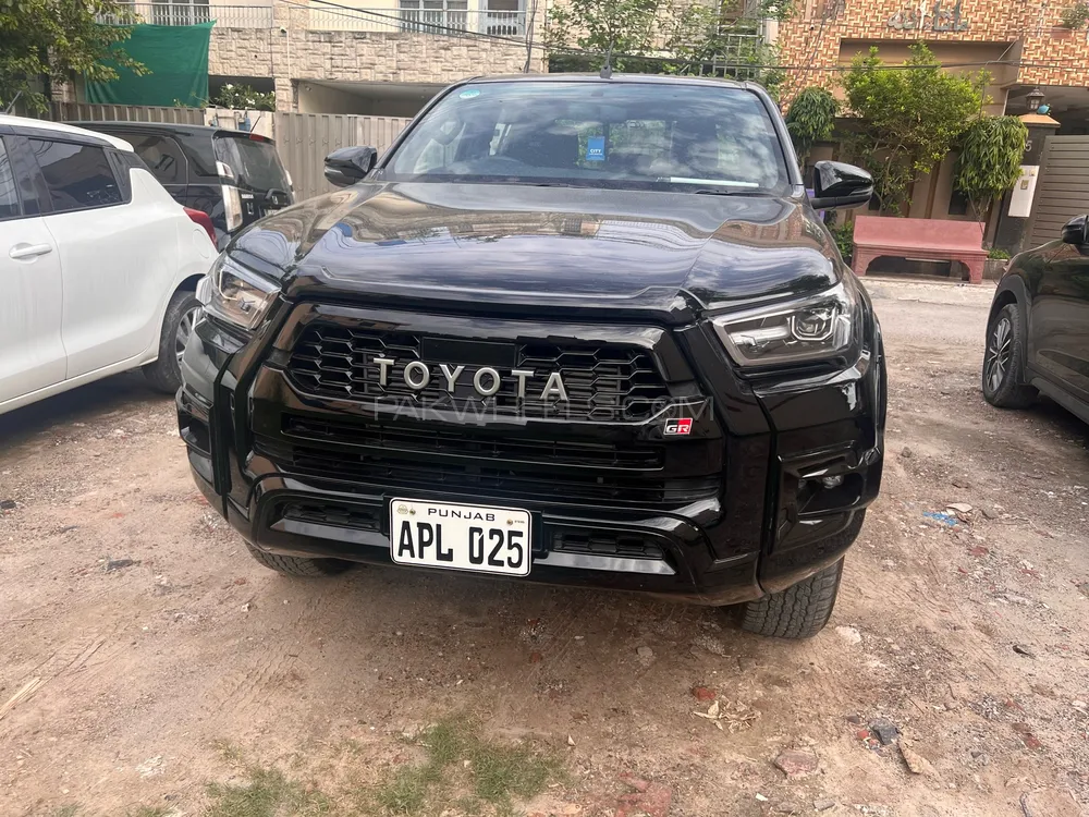 Toyota Hilux 2025 for Sale in Lahore Image-1