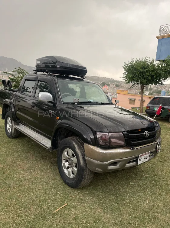 Toyota Hilux 2003 for Sale in Islamabad Image-1
