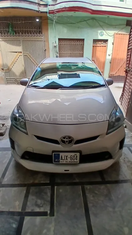 Toyota Prius 2013 for Sale in Peshawar Image-1