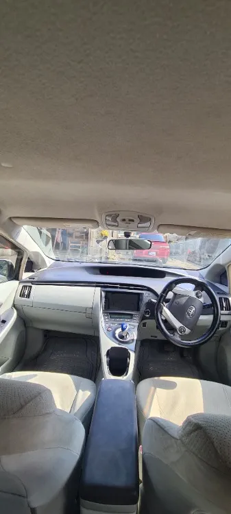 Toyota Prius 2010 for Sale in Abbottabad Image-1