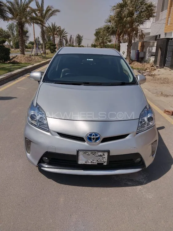 Toyota Prius 2014 for Sale in Islamabad Image-1