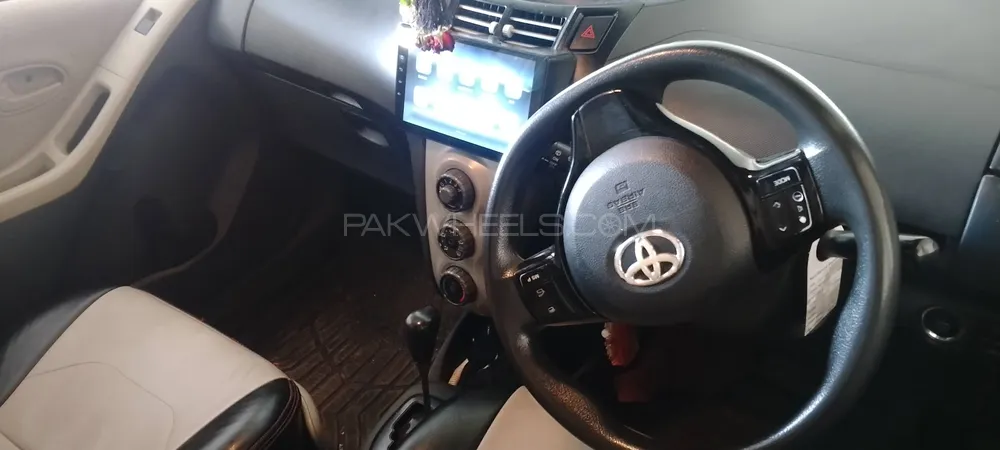Toyota Vitz 2006 for Sale in Peshawar Image-1