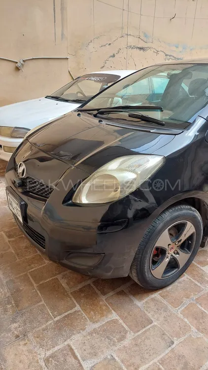 Toyota Vitz 2009 for Sale in Peshawar Image-1