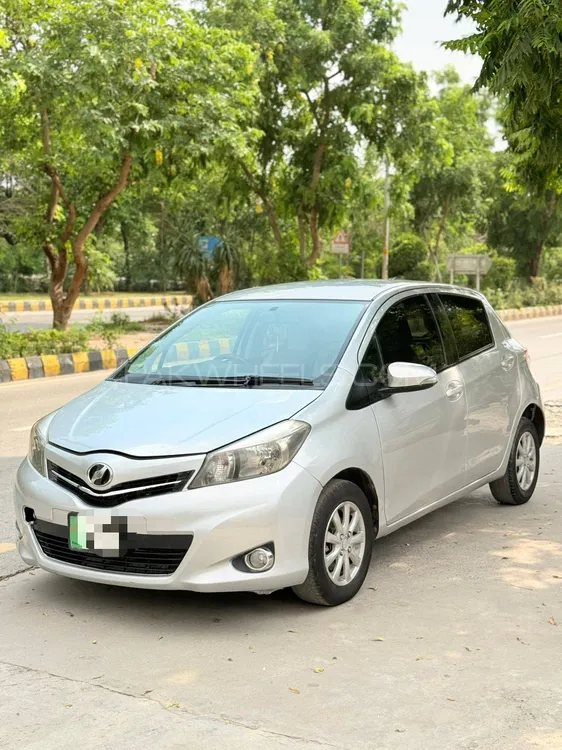 Toyota Vitz 2011 for Sale in Islamabad Image-1