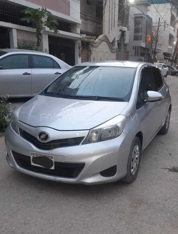 Toyota Vitz 2013 for Sale in Karachi Image-1