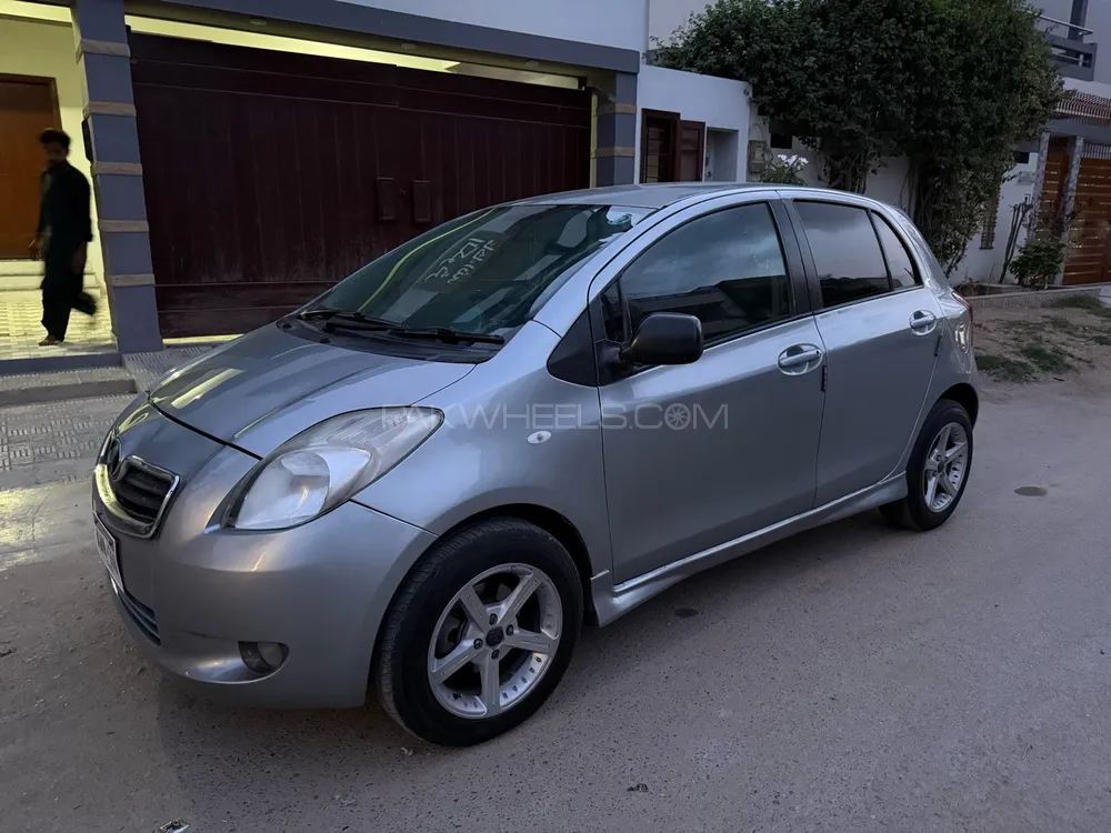 Toyota Vitz 2007 for Sale in Karachi Image-1