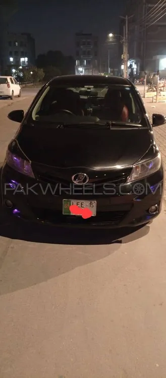 Toyota Vitz 2015 for Sale in Gujranwala Image-1