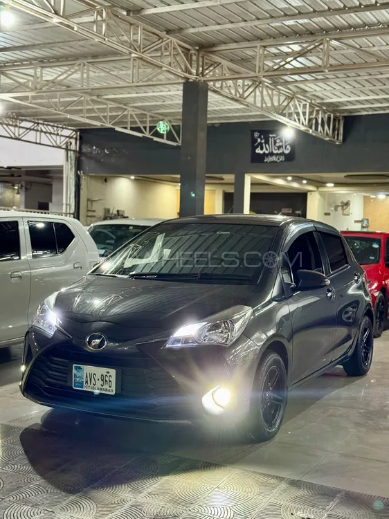 Toyota Vitz 2018 for Sale in Peshawar Image-1