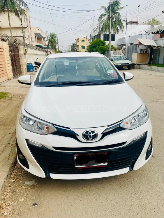 Toyota Yaris Sedan 2021 for Sale in Karachi Image-1