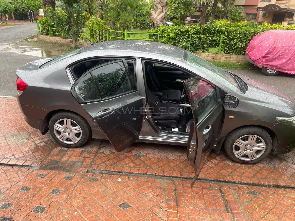 Honda City 2011 for Sale in Lahore Image-1
