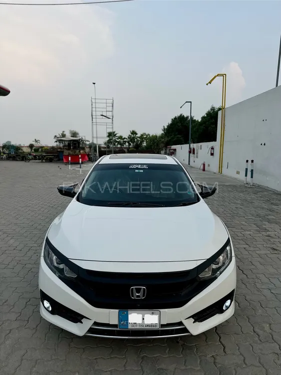 Honda Civic 2017 for Sale in Burewala Image-1