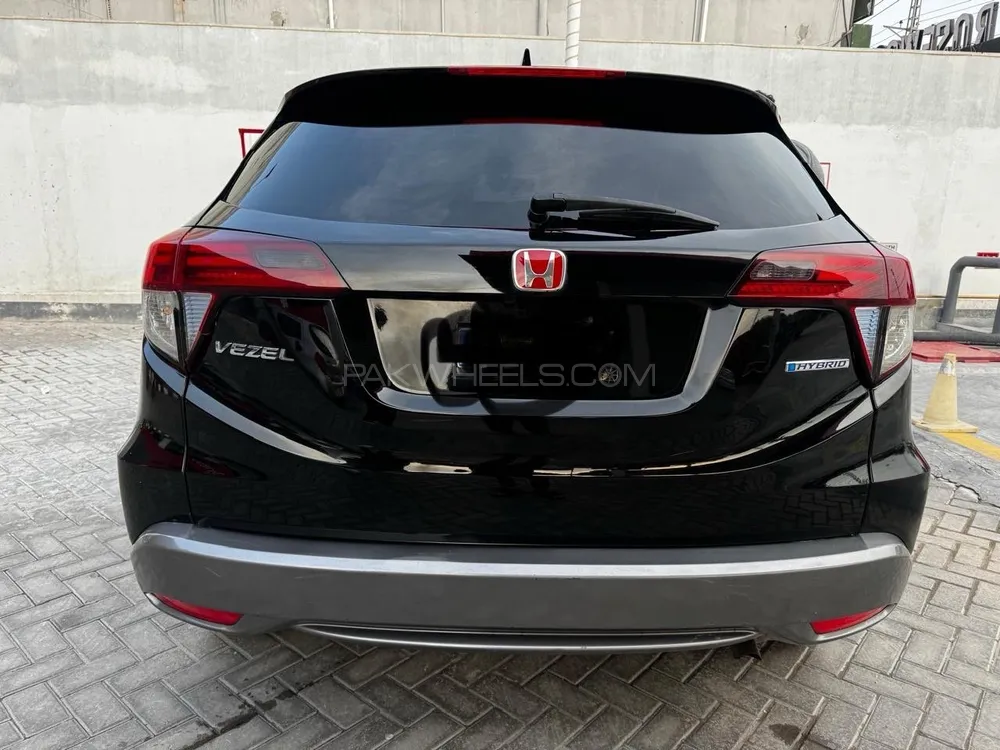 Honda Vezel 2014 for Sale in Lahore Image-1