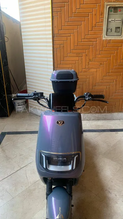 Lectrix Scooty 2024 for Sale Image-1