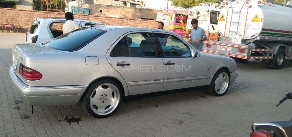 Mercedes Benz E Class 1998 for Sale in Sialkot Image-1