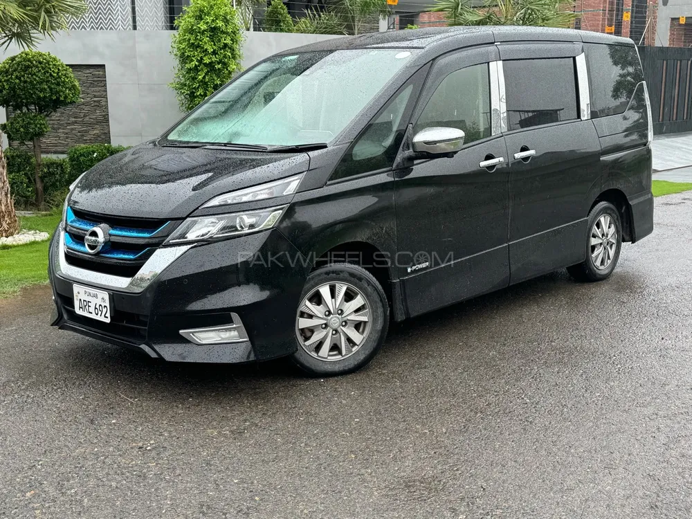 Nissan Serena 2018 for Sale in Lahore Image-1