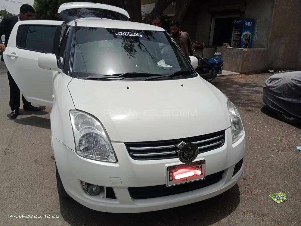 Suzuki Swift 2018 for Sale in Tando Allah Yar Image-1