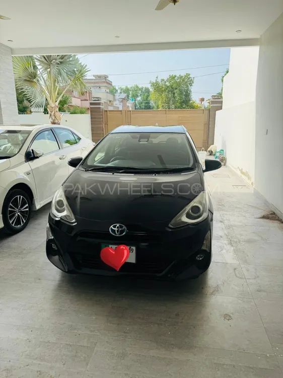 Toyota Aqua 2016 for Sale in Multan Image-1