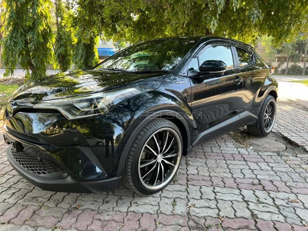 Toyota C-HR 2019 for Sale in Islamabad Image-1