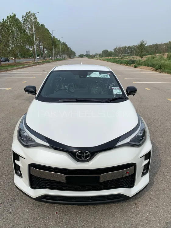 Toyota C-HR 2019 for Sale in Islamabad Image-1