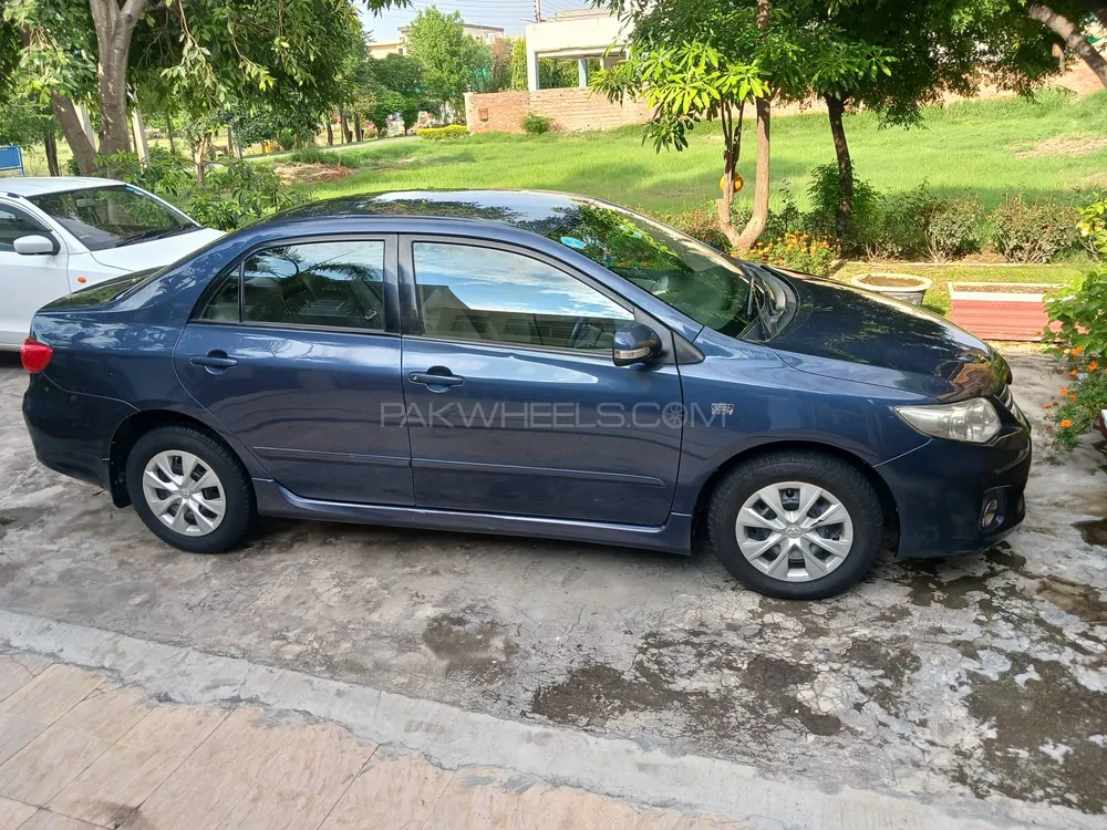 Toyota Corolla 2011 for Sale in Lahore Image-1