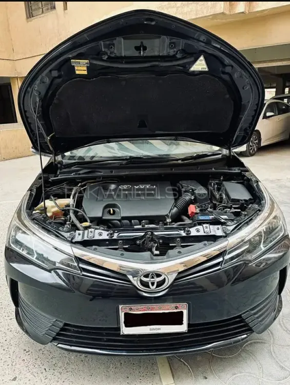 Toyota Corolla 2018 for Sale in Karachi Image-1