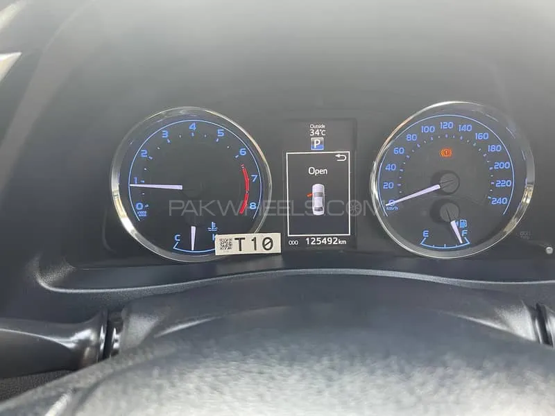 Toyota Corolla 2019 for Sale in Faisalabad Image-1