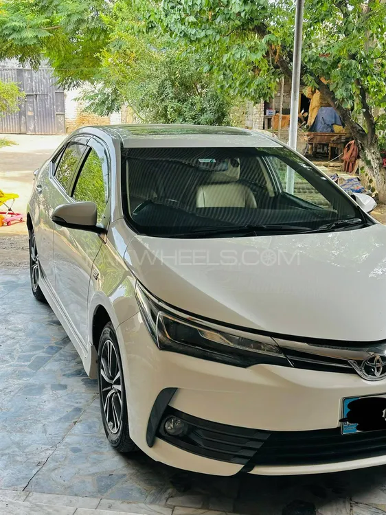 Toyota Corolla 2017 for Sale in Peshawar Image-1