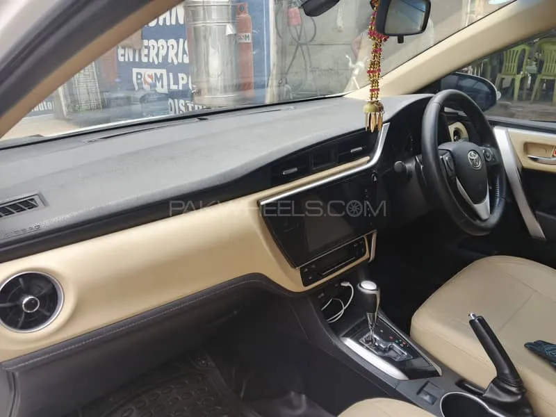 Toyota Corolla 2019 for Sale in Karachi Image-1