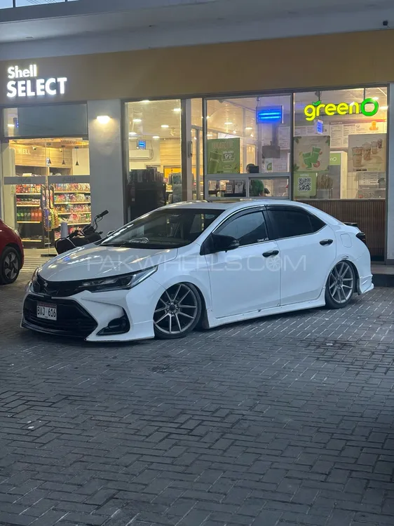 Toyota Corolla 2021 for Sale in Karachi Image-1