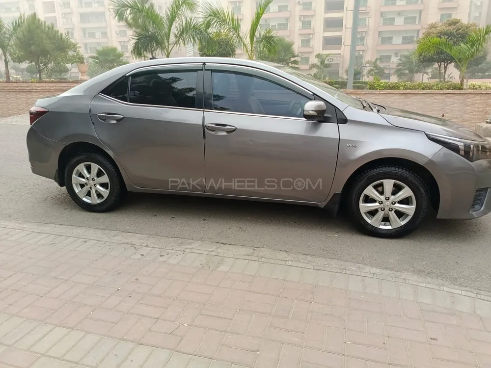 Toyota Corolla 2015 for Sale in Lahore Image-1