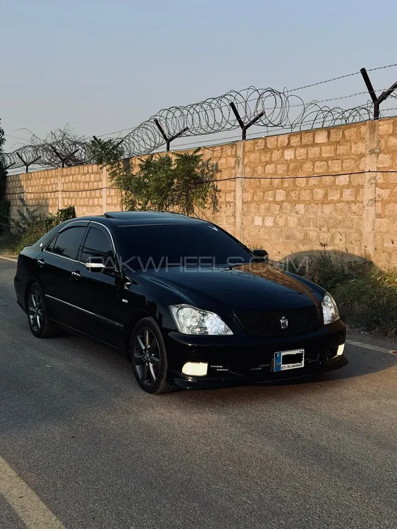 Toyota Crown 2004 for Sale in Karachi Image-1