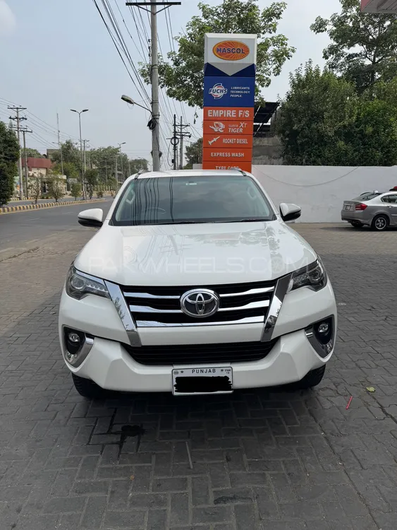 Toyota Fortuner 2019 for Sale in Lahore Image-1