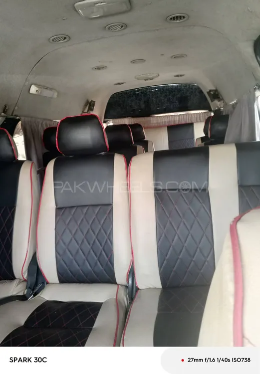 Toyota Hiace 2011 for Sale in Chiniot Image-1