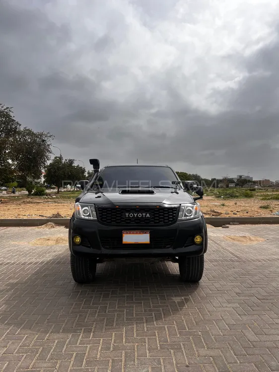 Toyota Hilux 2013 for Sale in Karachi Image-1