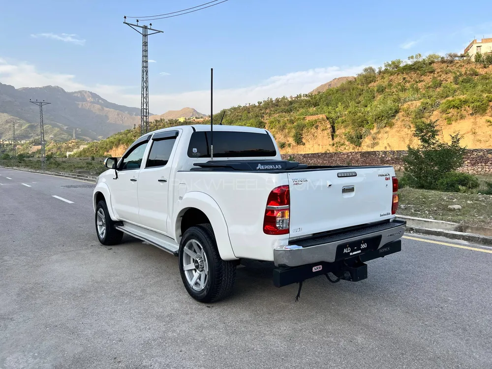 Toyota Hilux 2014 for Sale in Islamabad Image-1
