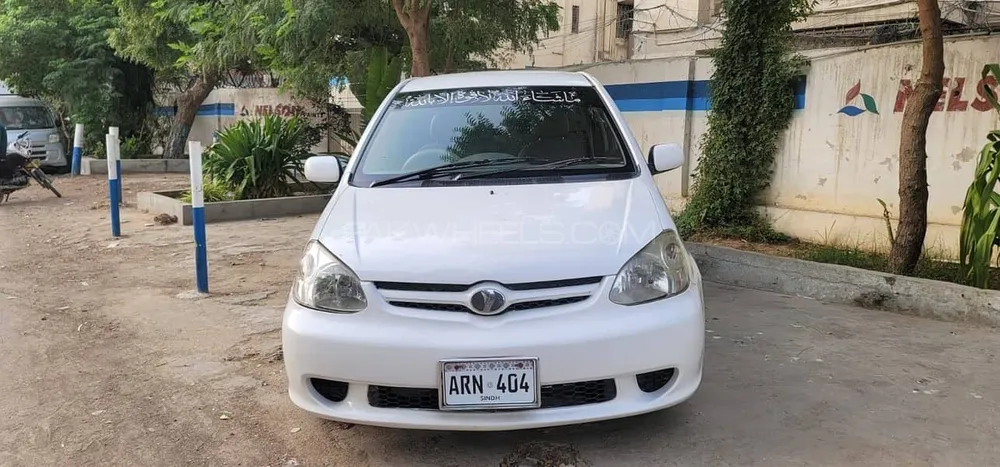 Toyota Platz 2005 for Sale in Karachi Image-1