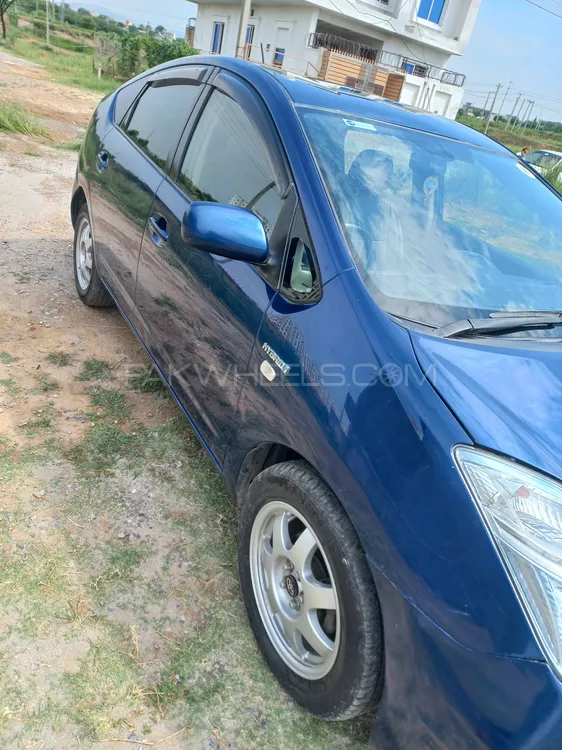 Toyota Prius 2008 for Sale in Islamabad Image-1