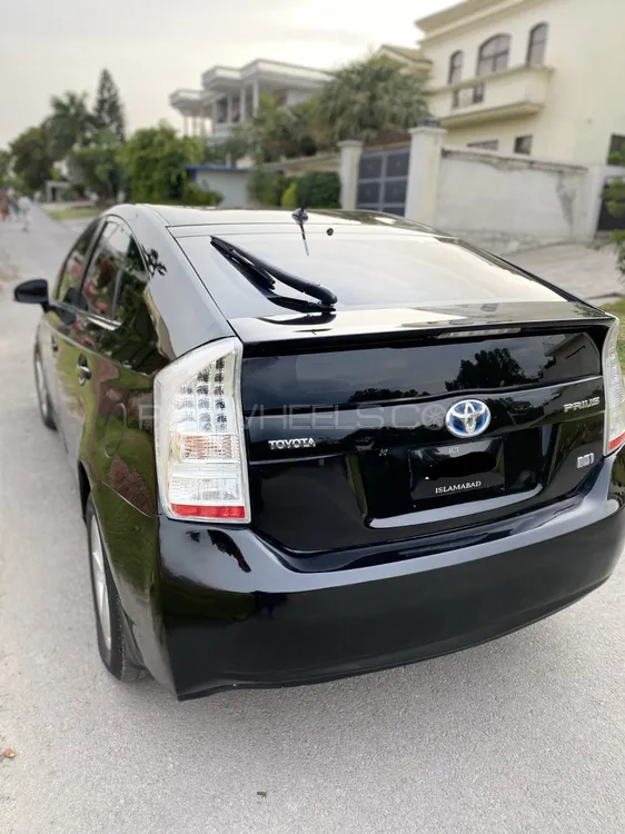 Toyota Prius 2010 for Sale in Islamabad Image-1