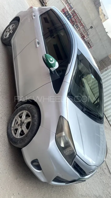 Toyota Vitz 2016 for Sale in Toba Tek Singh Image-1