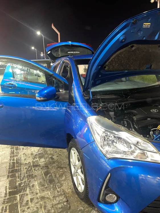 Toyota Vitz 2017 for Sale in Karachi Image-1