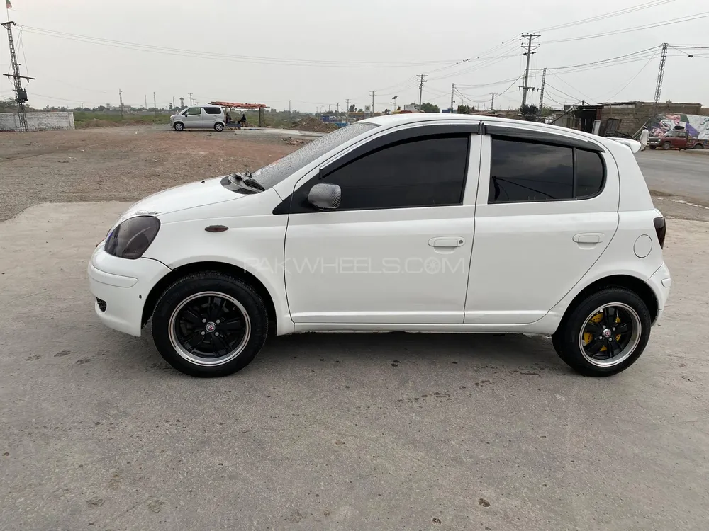 Toyota Vitz 2003 for Sale in Peshawar Image-1