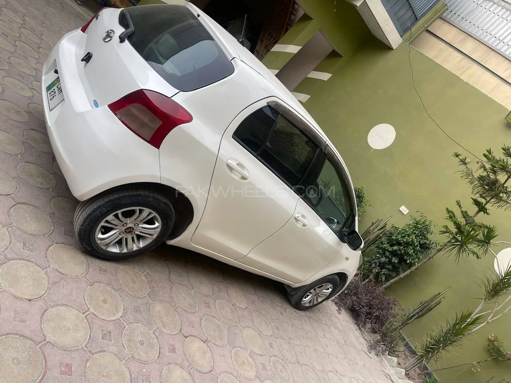 Toyota Vitz 2006 for Sale in Peshawar Image-1