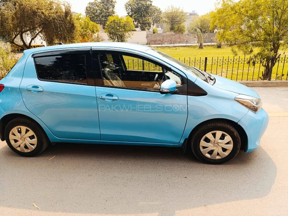Toyota Vitz 2016 for Sale in Lahore Image-1
