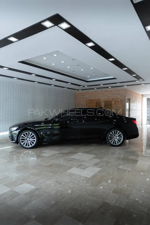 BMW 7 Series 2017 for Sale in Islamabad BMW 7 Series 2017 for Sale in Islamabad Image-5