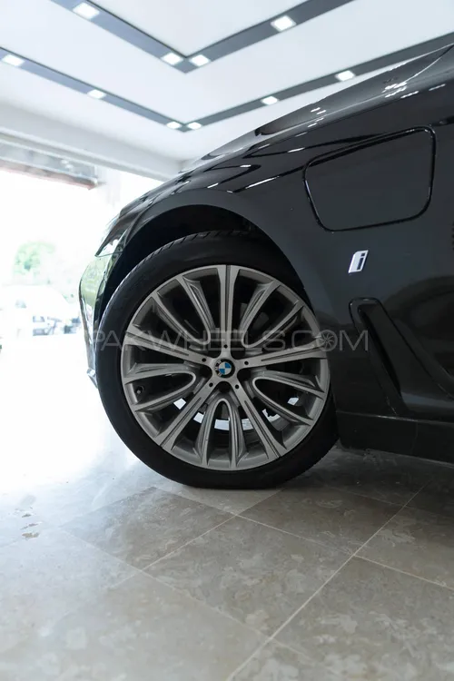 BMW 7 Series 2017 for Sale in Islamabad BMW 7 Series 2017 for Sale in Islamabad Image-8