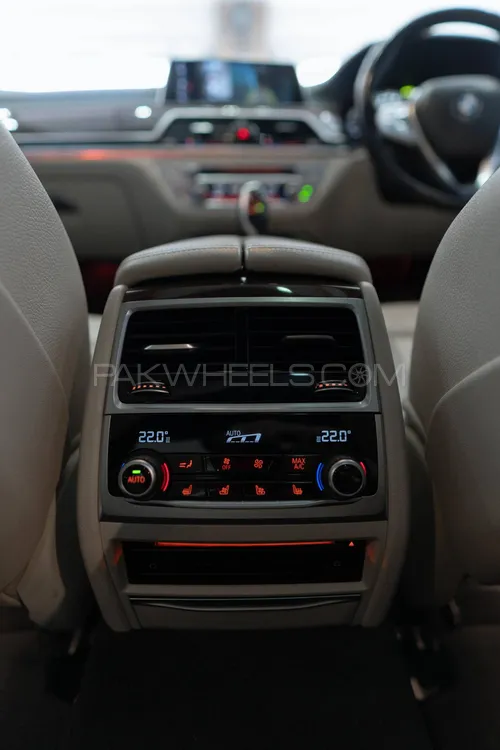 BMW 7 Series 2017 for Sale in Islamabad BMW 7 Series 2017 for Sale in Islamabad Image-15