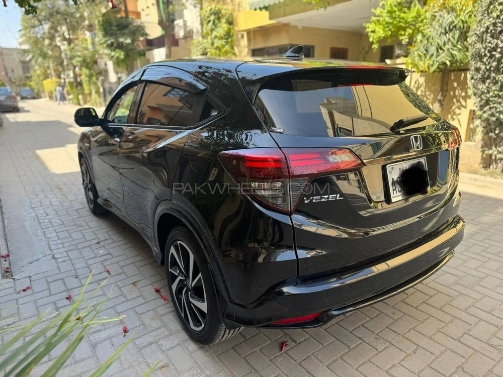 Honda Vezel 2020 for Sale in Lahore Image-1