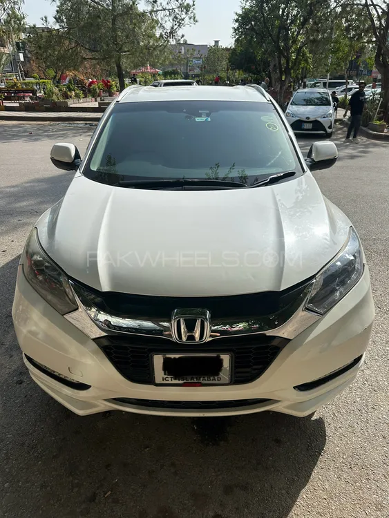 Honda Vezel 2015 for Sale in Islamabad Image-1